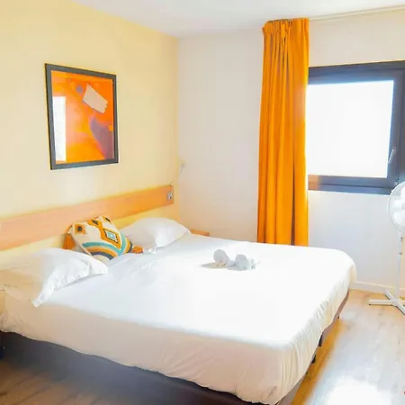 Apartment Paris Retreat 5 Minutes From Hoche Metroparking
